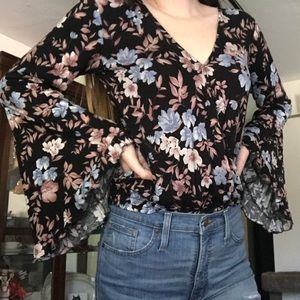 AMERICAN EAGLE Floral Top AEO